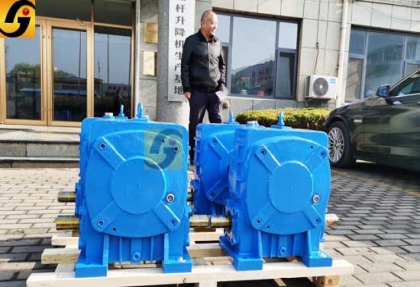 WPA155-30平面二次包絡(luò)減速機(jī)應(yīng)用到汽車(chē)軋輥線上面
